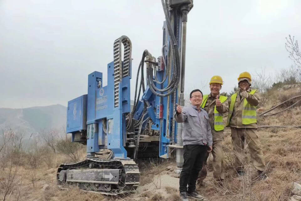 Skid steer pile driver